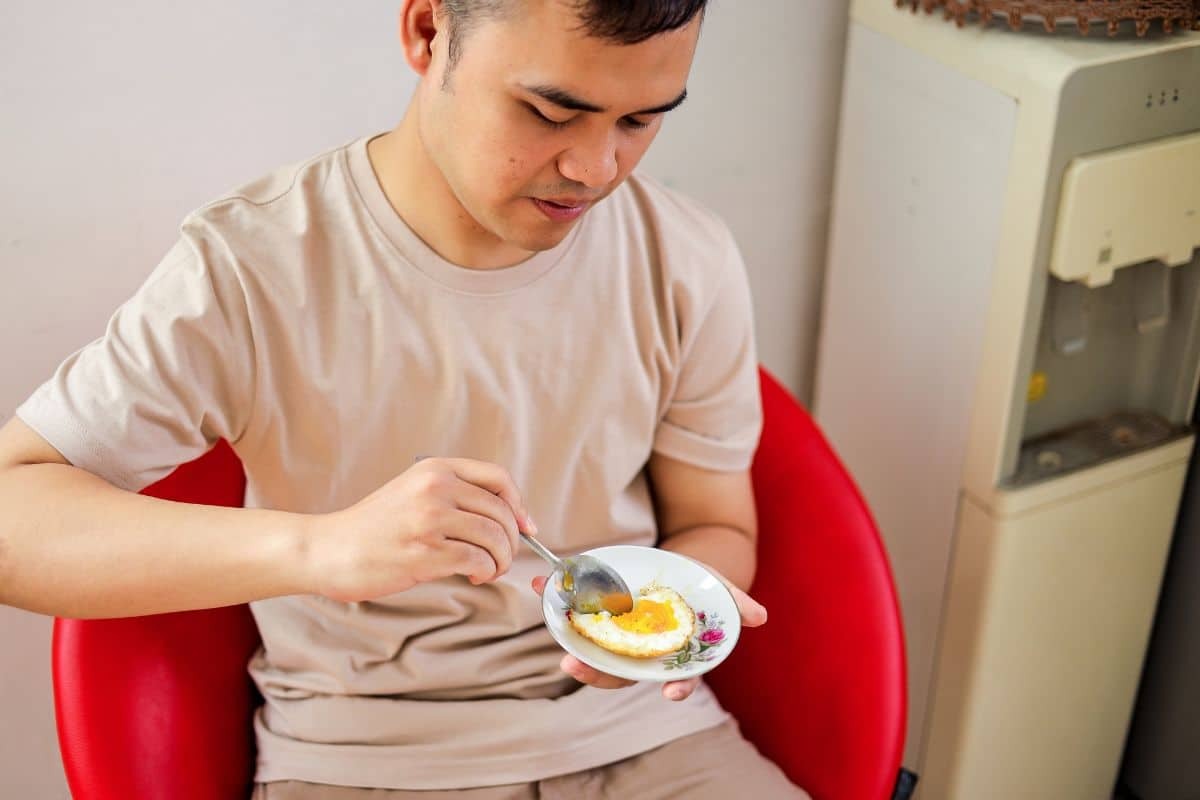 Featured image for “Our Roseville Orthodontist’s Guide to Eating With New Braces”